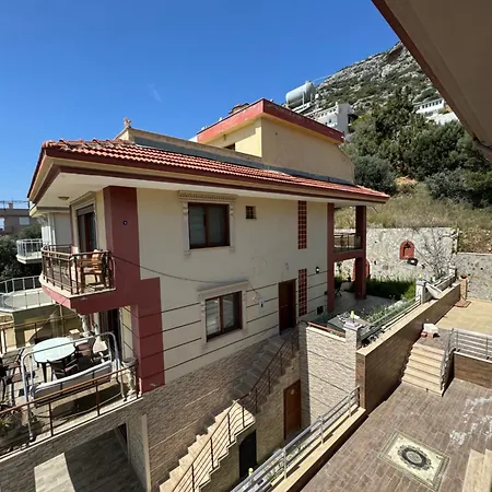 Oezel * Kusadasi
