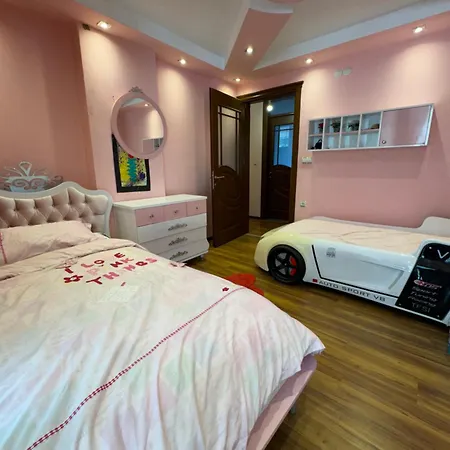 Oezel Apartment