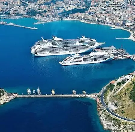 Oezel Lägenhet Kusadası